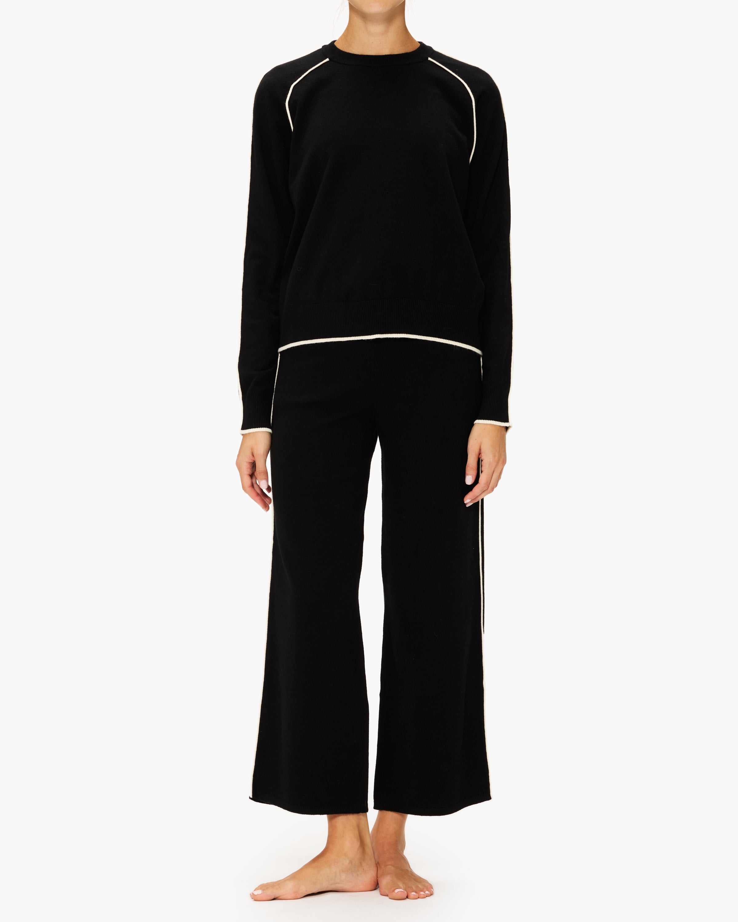 Monrow Light Soft Knit Pants With Contrast Piping