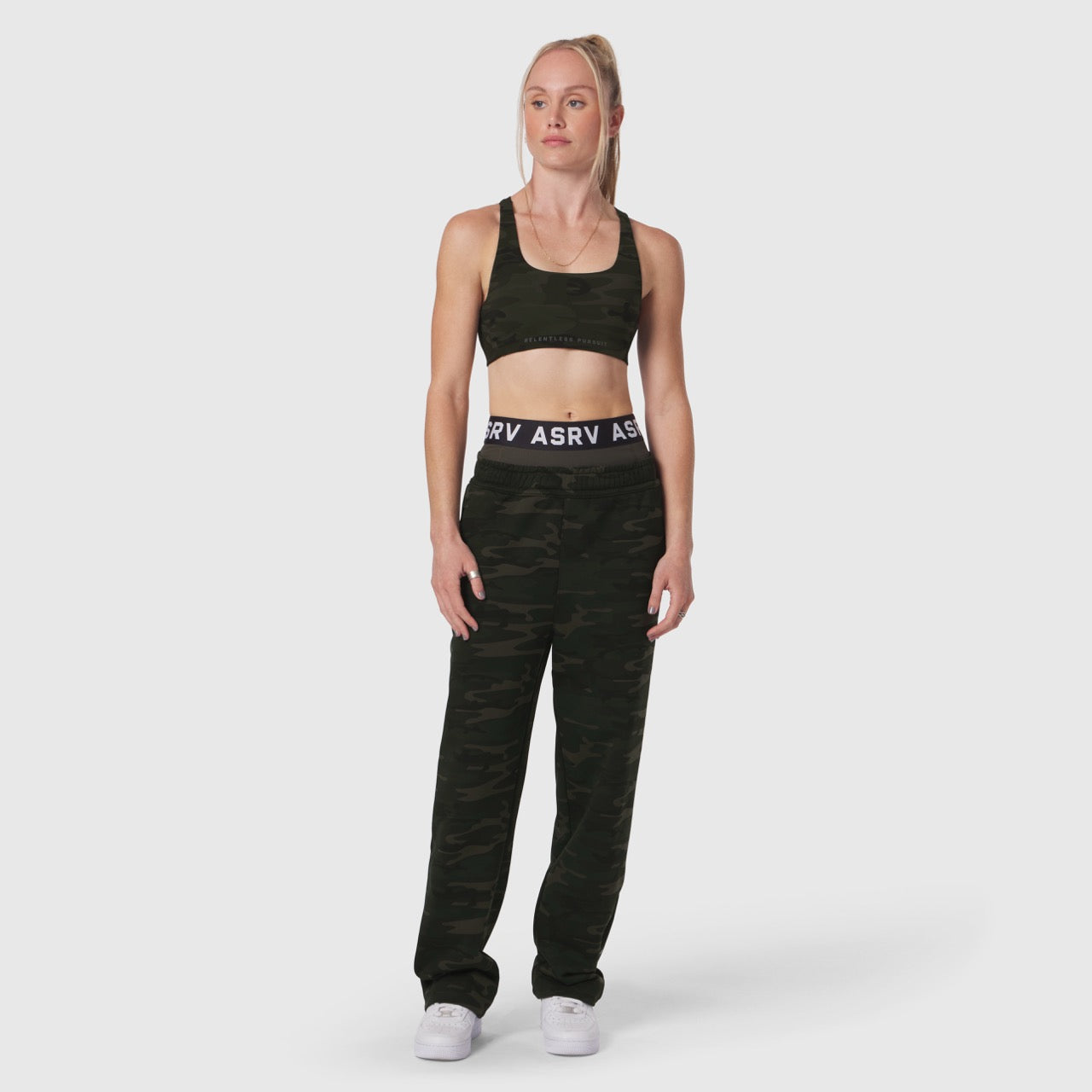 W039. LYCRA® Hybrid Sports Bra - Dark Camo