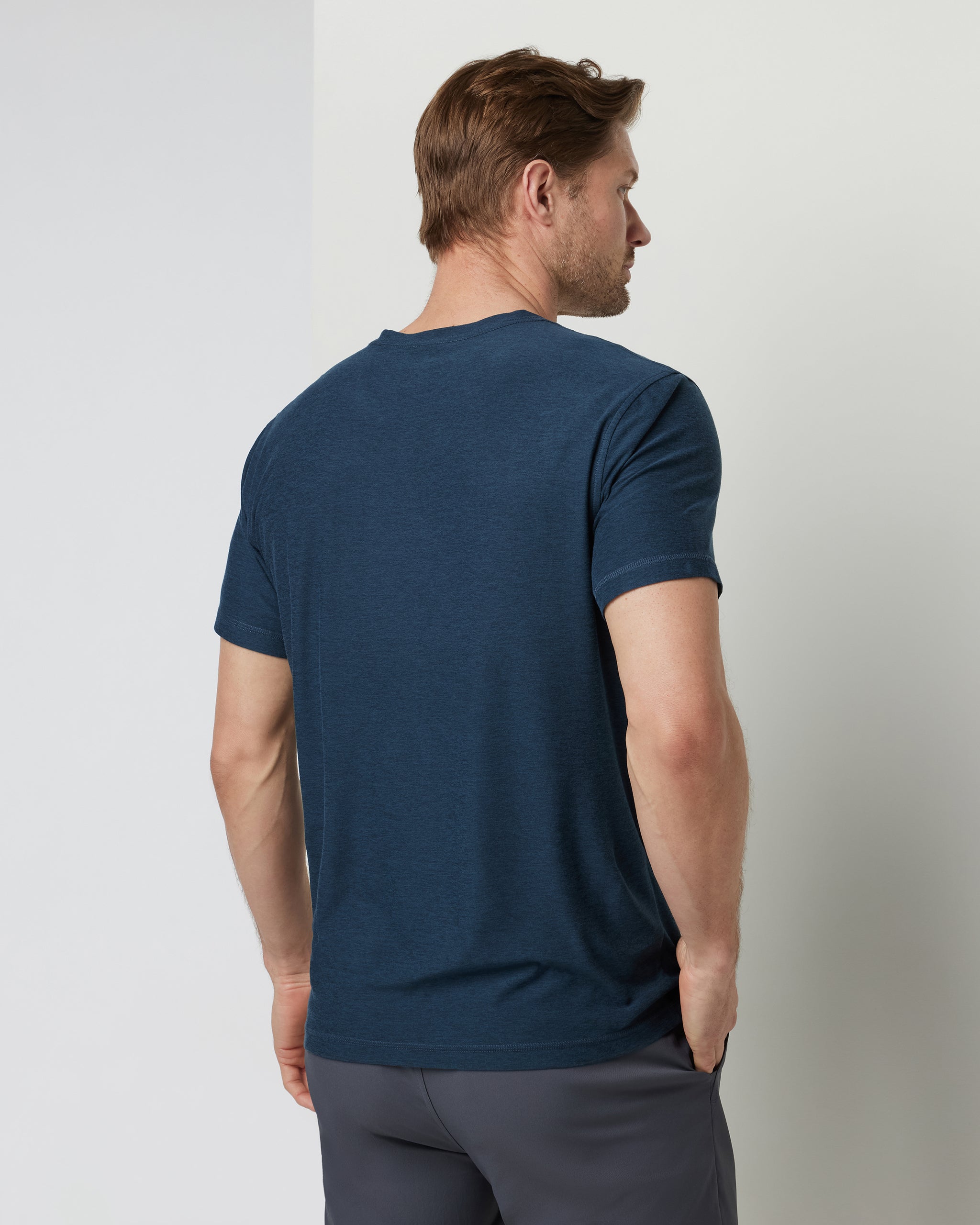 Vuori Strato Tech V-Neck Tee