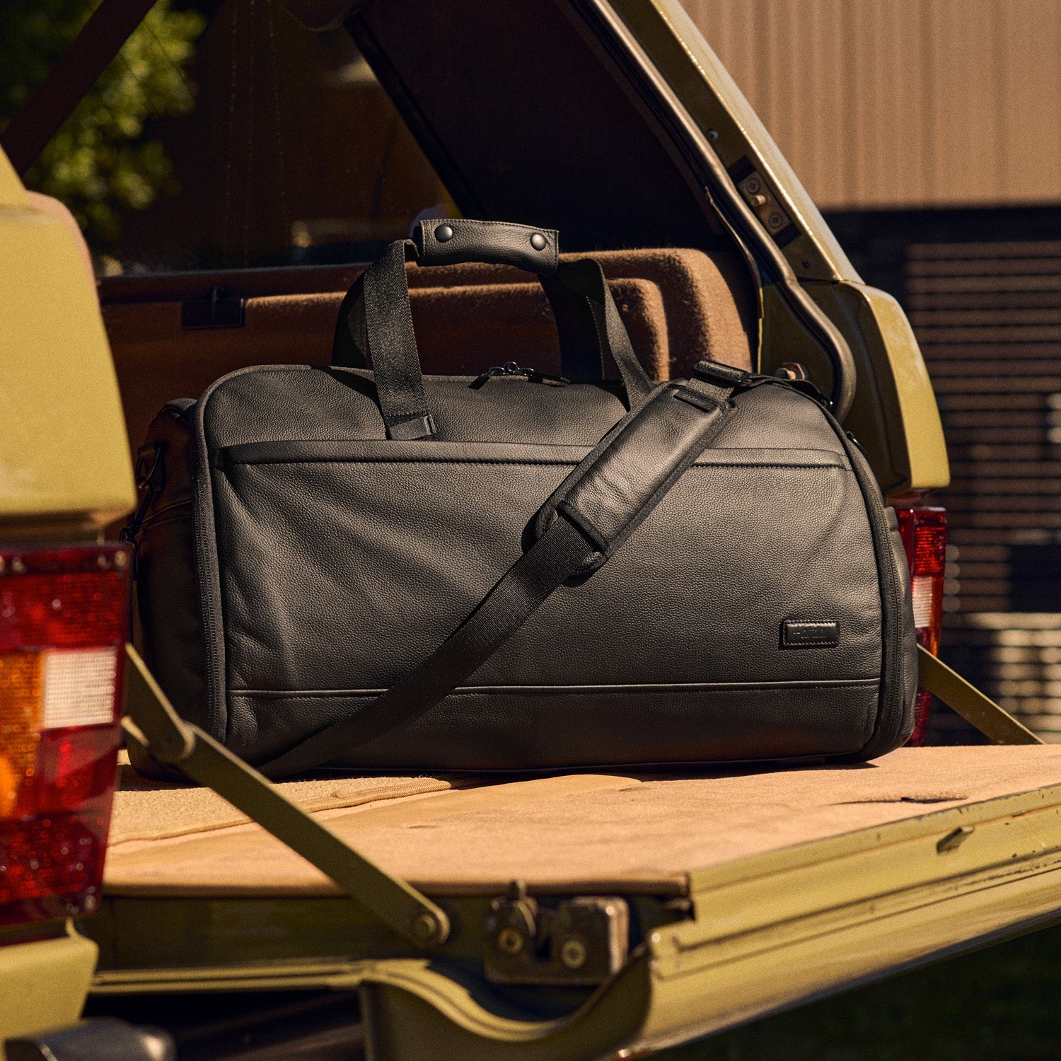 Halfday Travel The Premium Garment Duffel 45L