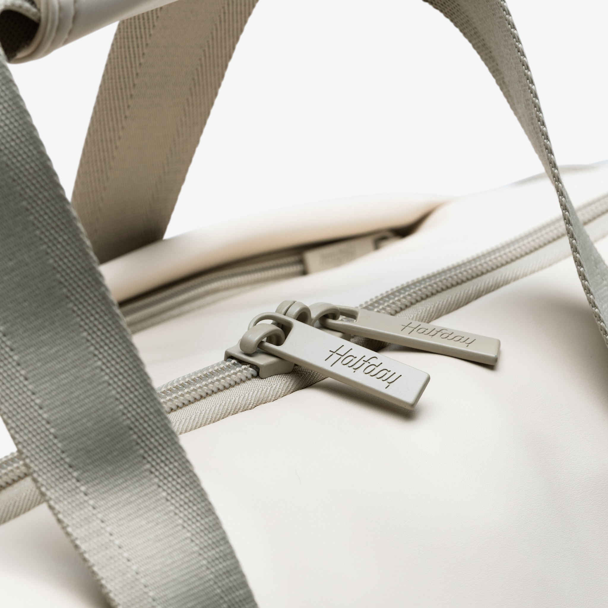 Halfday Travel The Premium Garment Duffel 45L
